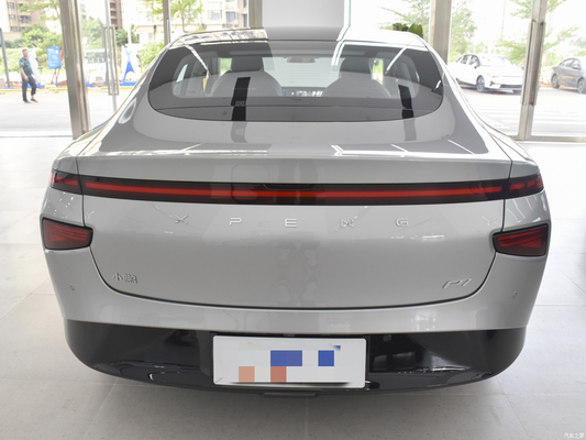 2023 XPeng P7 電動車のパワーを体験する