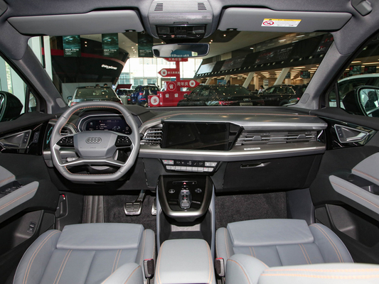 2022年 アウディQ4e-tron 40EVカー 純電動 高級SUV 走行距離605km 5ドア5席