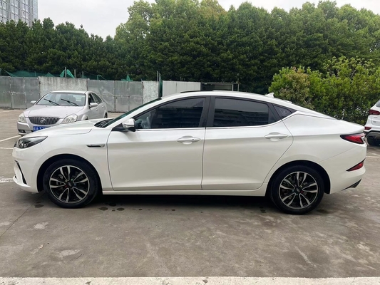 中古 2020 JAC J7 A5 1.5T 2WD 中古車 5ドア 5席 50-80L 燃料タンク容量