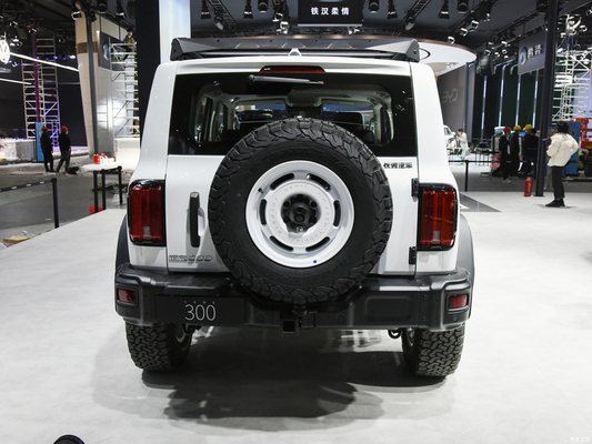 2023 GWM オフロード タンク 300 SUV 2.0T 自動車 ガソリン燃料 4WD LEDヘッドライトを装備