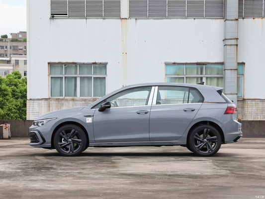 2023ゴルフ・フェイスリフト208TSL DSG PRO LED昼間ライト付き小型SUV