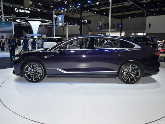 2023年 ラントゥ・ドンフェン・ヴォヤ パッション・ヴォヤ ズイギャン・フェブ 自動車プラグイン ハイブリッド 4WD ロングレンジ