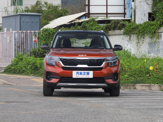 2022年 KIA KX3 スポーテージ SUV 世界中で黒白青と金色の車