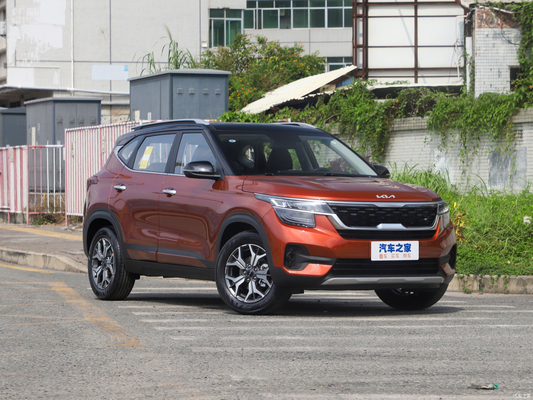 2022年 KIA KX3 スポーテージ SUV 世界中で黒白青と金色の車