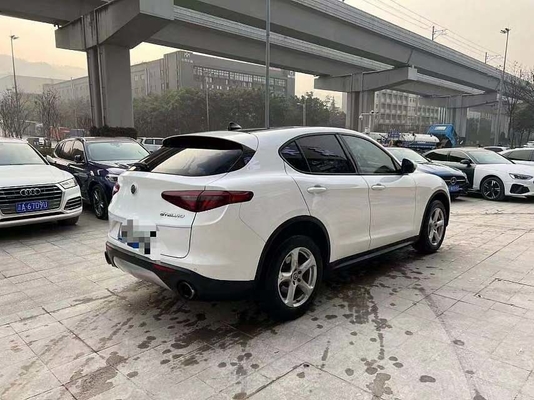 64Lタンク容量 アルファロメオ ステルヴィオ Q4 スポーツ SUV 状態良好 最高速度 230KM/h