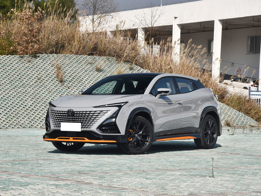 2023 左方向チェンガン UNI-T 1.5T スポーツ フラグシップ パノラマ式太陽屋根付き コンパクトSUV