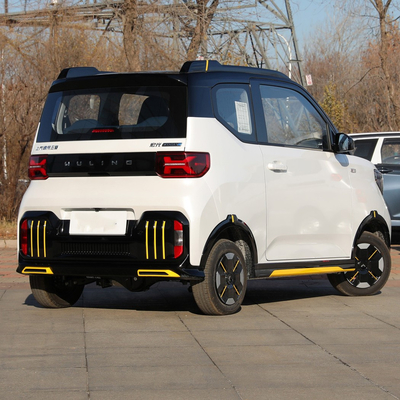 予算に適したミニ電気自動車 ウーリング・ホングアンのミニEV LEDヘッドライト 200km 300km