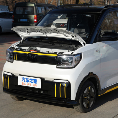 予算に適したミニ電気自動車 ウーリング・ホングアンのミニEV LEDヘッドライト 200km 300km