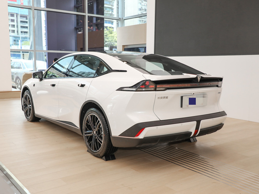 2022 チャンガン SL03 リチウム電池電動車 515km 走行距離 190KW モーターパワー オンライン