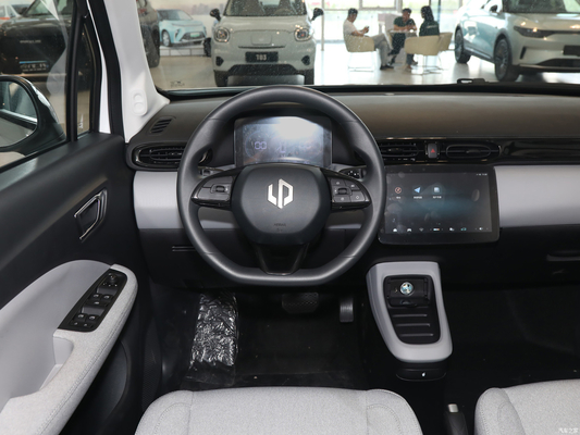 LEAPMOTOR T3 200 5ドア電気自動車 4席とハイブリッド技術統合
