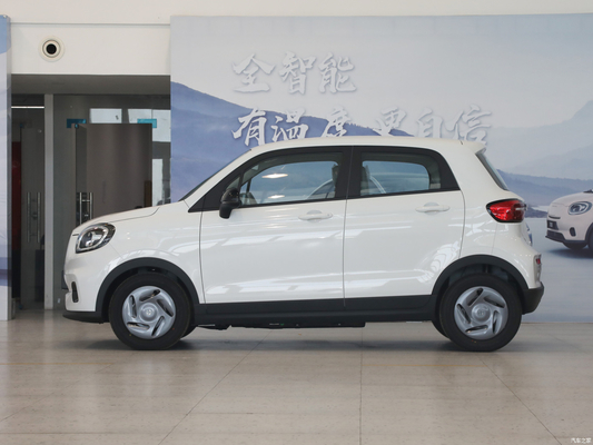 LEAPMOTOR T3 200 5ドア電気自動車 4席とハイブリッド技術統合