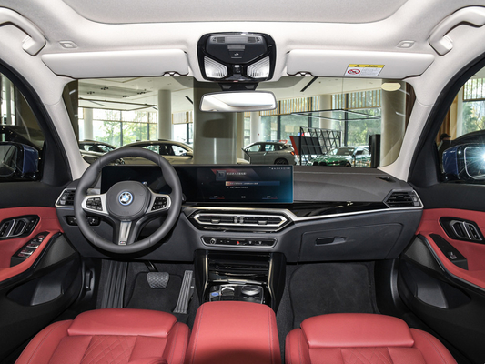 エネルギー用車 2022 BMW i3 電動車 526km の走行距離と 210KW の総エンジンパワー