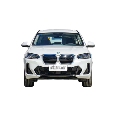 BMW iX3 電動車 5席最大速180km/h