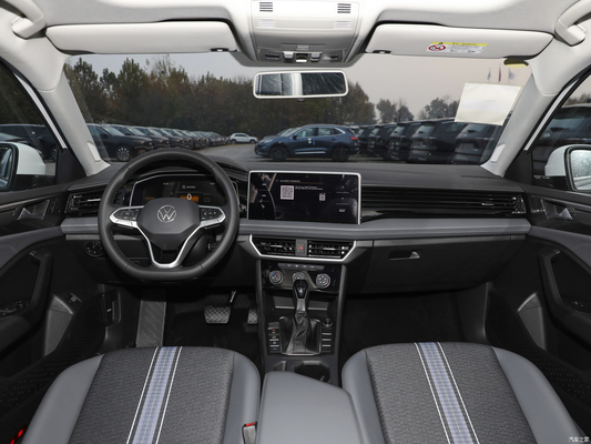 2023年 フォルクスワーゲン サギター 300TSI DSG レップ バージョン リュックカメラと自動AC付きセダン