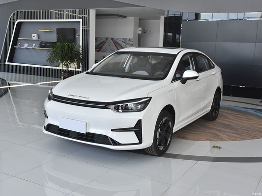 北京 EU5 PLUS R500 電動セダン 416kmの走行距離と120KWの総エンジンパワー