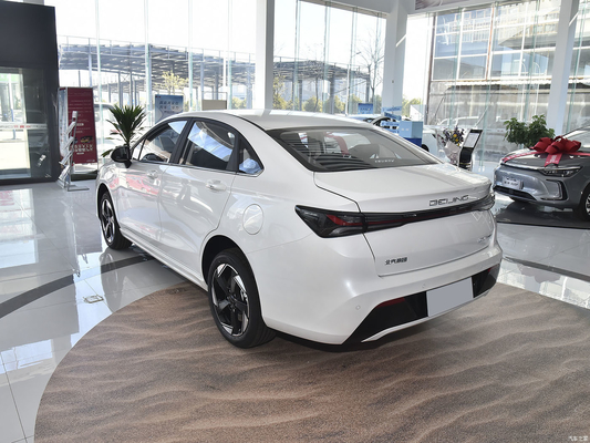 北京 EU5 PLUS R500 電動セダン 416kmの走行距離と120KWの総エンジンパワー