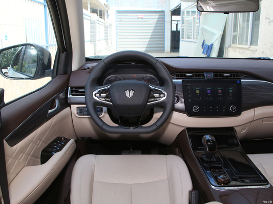 多機能ステアリングとLED昼間照明 ニッサン・パラディン 2023 2.0T 四輪駆動 専用SUV