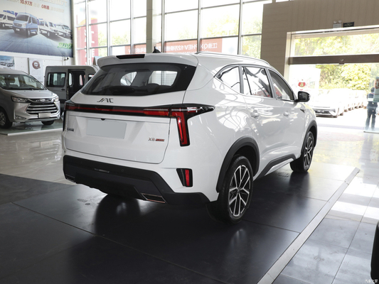 2024 Jac X8 Plus 7人座 LEDヘッドライト 50-80Lの燃料タンク容量を持つガソリンSUV