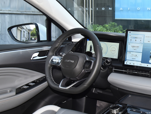70 Zhijia GAC Aion S Plus セダン 4810*1880*1515mm 510KM ロングレンジ電気自動車