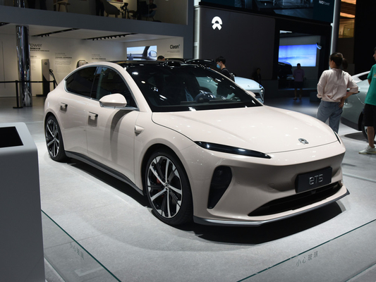 2023年 ウェイライニオET5 560KM 75KWh トゥーリング電動車 高速豪華セダン