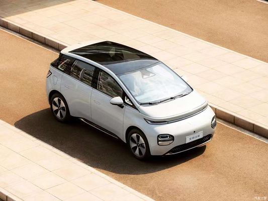 左駆動 ミニエブ ハッチバック ウーリング バオジョン 雲 ユンドゥー 純電動車 4ドア 5人乗り