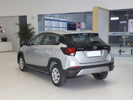 2022年 トヨタ YARiS L 1.5L マニュアルエアコン リーダー PLUS 小型4ドア5人乗りSUV