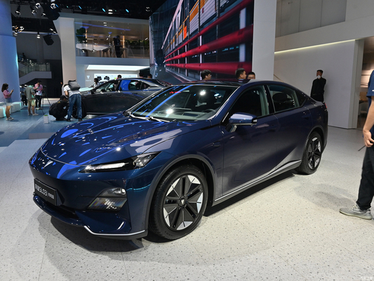 2023年 シェンラン SL03 電動車 515KM 5ドア 5席セダン 190KW総エンジンパワー