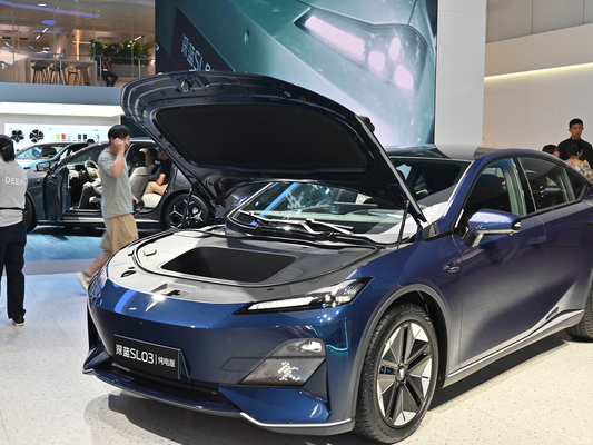 2023年 シェンラン SL03 電動車 515KM 5ドア 5席セダン 190KW総エンジンパワー