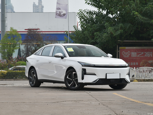 ジーリー・ギャラクシーL6 2023 60kmハイブリッドPLUSセダン 1.5T電気自動車 CLTC 60k