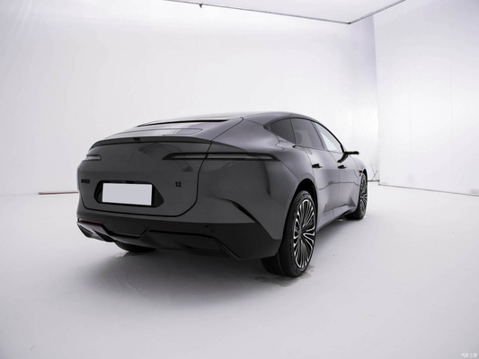2023年 アバター12 SUV デュアルモーターと425KW総動力モデル ハウウェイ・チャンガンによって発売
