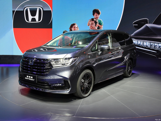 電気フロントウィンドウとカーエンターテインメントシステム 2024 ホンダ オデッセイ 2.0 ルイ エンジェイド エディション 5ドア7人乗りSUV