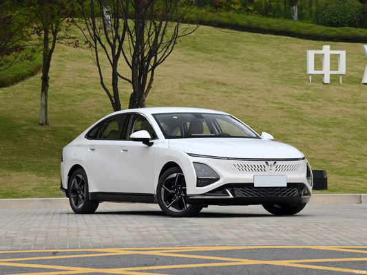 ウーリング・シンガング 2023 150 アドバンスト・ハイブリッド セダン 4ドア 5座 105KM 純電気走行距離