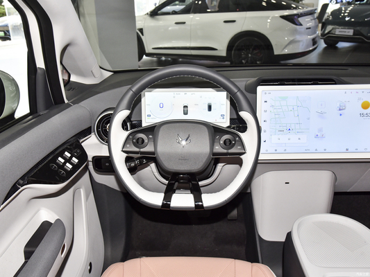 2023MPV ARCFOX KALA 5ドア4座電動車 200KWのエンジンパワーと保証