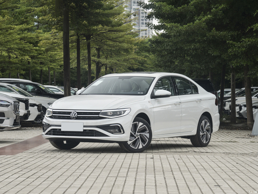 電気運転席調整 2023 Bora 200TSI DSG AT 5人座コンパクト燃料車