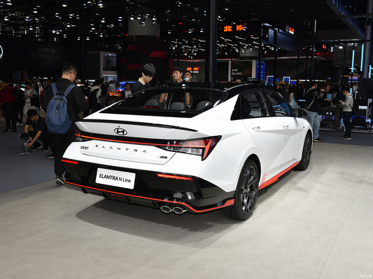 2023 Hyundai Elantra 1.5L CVT LUX セダン 性能と性能の完璧な組み合わせ