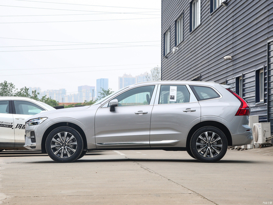 2024 ヴォルボ XC60 B5 48V ライトハイブリッド 4WD 高級中型SUV 5座と6つのエアバッグ