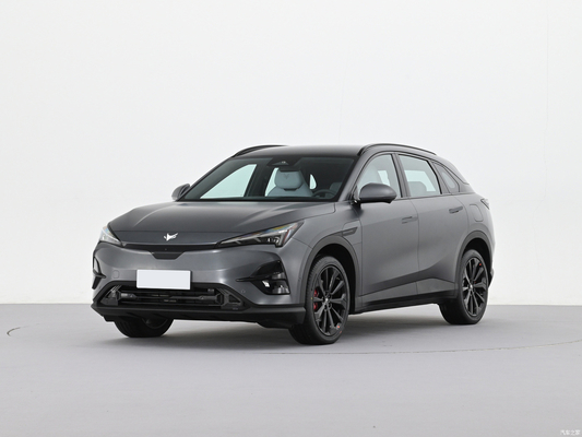 660KMの走行距離と200KWのモーターパワーを持つ強力なARCFOX Alpha T5 MAX 純電気SUV