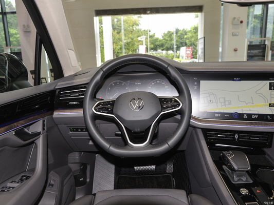 トップパフォーマンス トゥーアレグ 2.0T TSI ルイシャング版 中型・大型5人乗りSUV