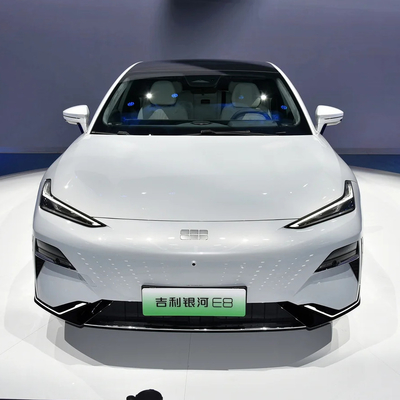 エネルギー電気 ジーリー ギャラクシーE8 車 4ドア5座 200KW パワーと広々としたインテリア