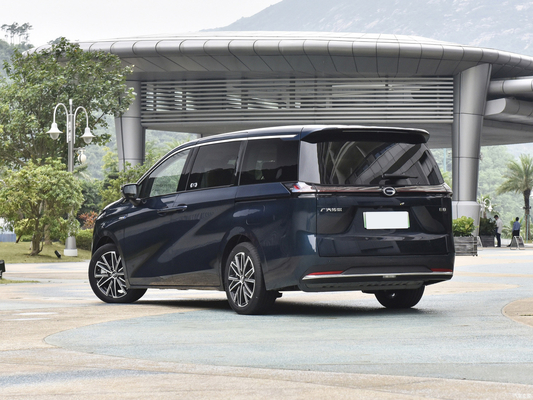 5ドア7人乗り 中型MPV トランプチE8 マックスPHEVハイブリッド 150km走行距離