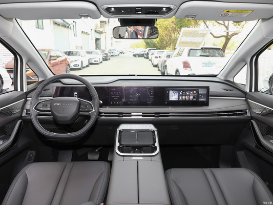 LEDヘッドライト 2023 MAXUS G70 2.0T MPV フロントホイール駆動のオートマティック・ラグジュアリー・バージョン