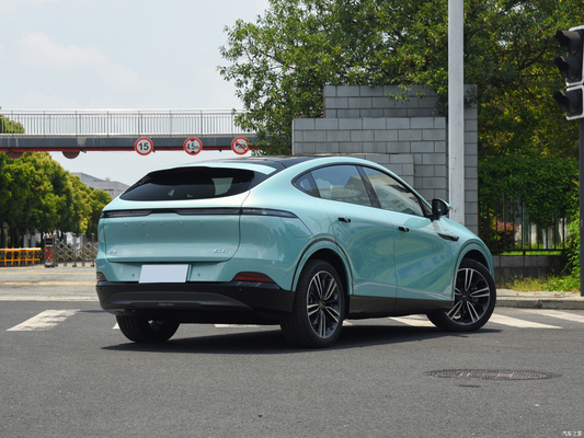 580kmの長距離と755kmの最高速度 2023 Xpeng G6 電動車 218KWのモーターパワー