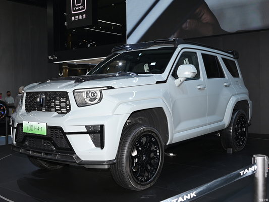タンク700 Hi4-T 2024 ハイブリッドSUV 120KWのモーターパワーと5ドア5座の車体構造
