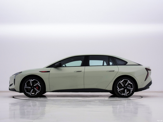2024年 香港EH7 760 Pro 4輪駆動 4ドア5座乗用車体構造