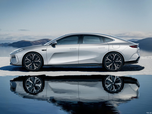 200KWシングルモーター 2024 ジーリーギャラクシー インヘE8 665km スターシップ・ヴォイージュ エディション エネルギー車両