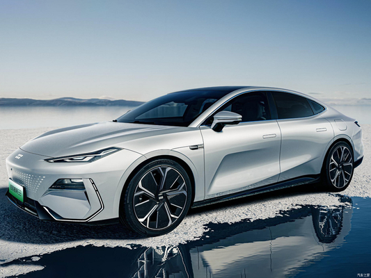 200KWシングルモーター 2024 ジーリーギャラクシー インヘE8 665km スターシップ・ヴォイージュ エディション エネルギー車両
