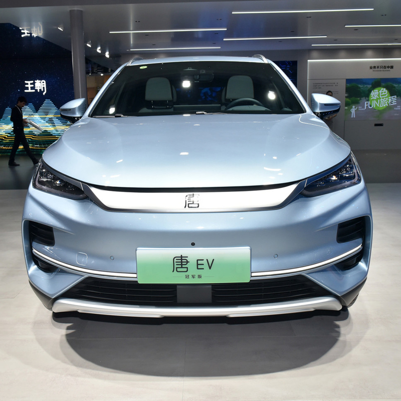 2023 BYD TANG EV 4WD AWD SUV 635KMの電気走行距離と0.5Hの高速充電時間