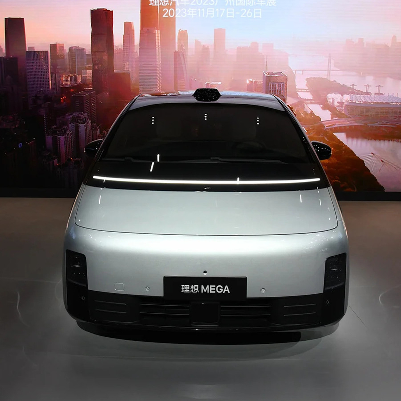 2023 MAX MPV Li メガオート EVC 自動車 400KW トータルモーターパワー 700KM CLTC範囲