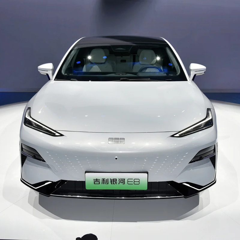 エネルギー電気 ジーリー ギャラクシーE8 車 4ドア5座 200KW パワーと広々としたインテリア